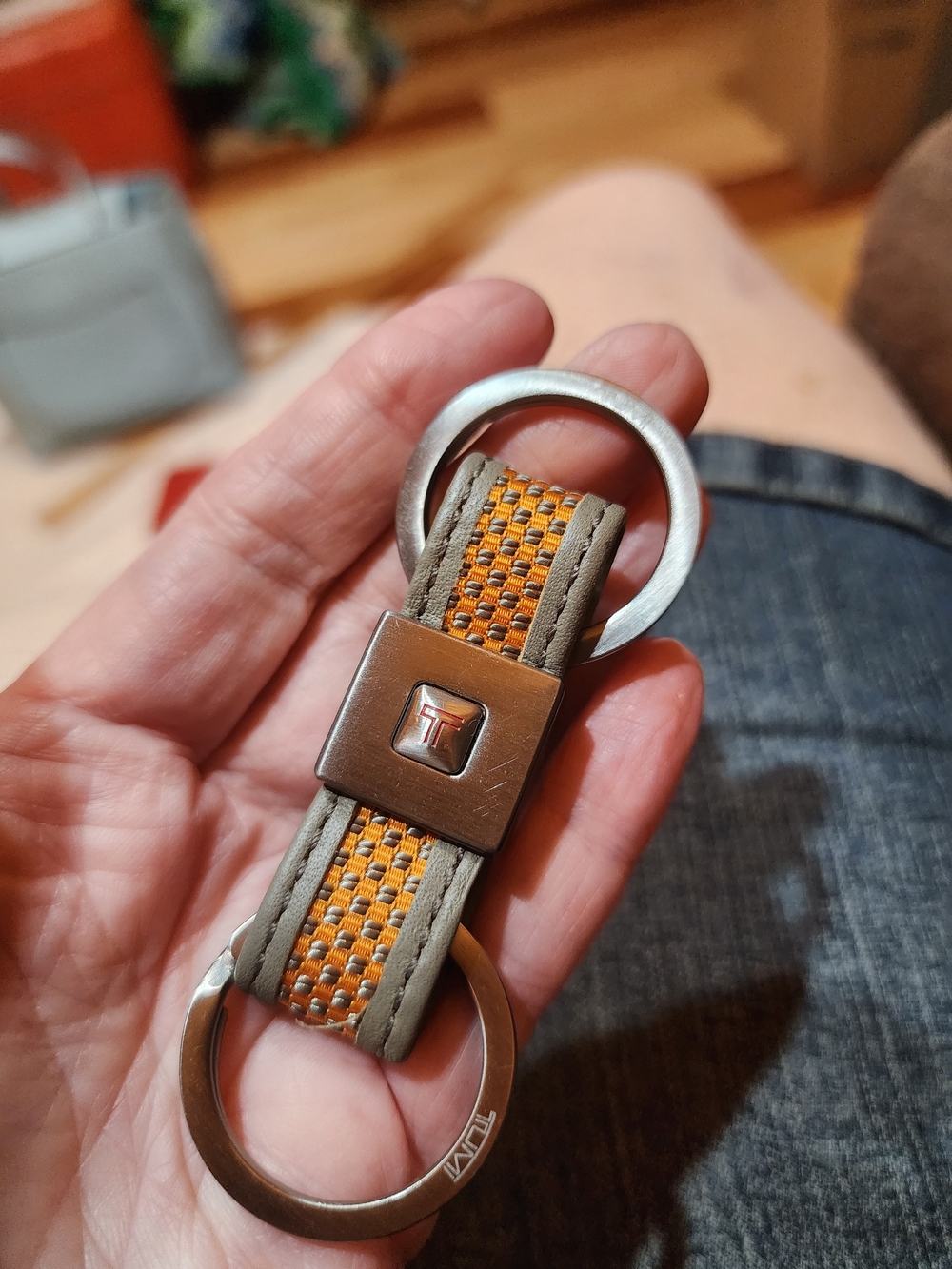 TUMI Orange Valet Keychain - Picture 8 of 8